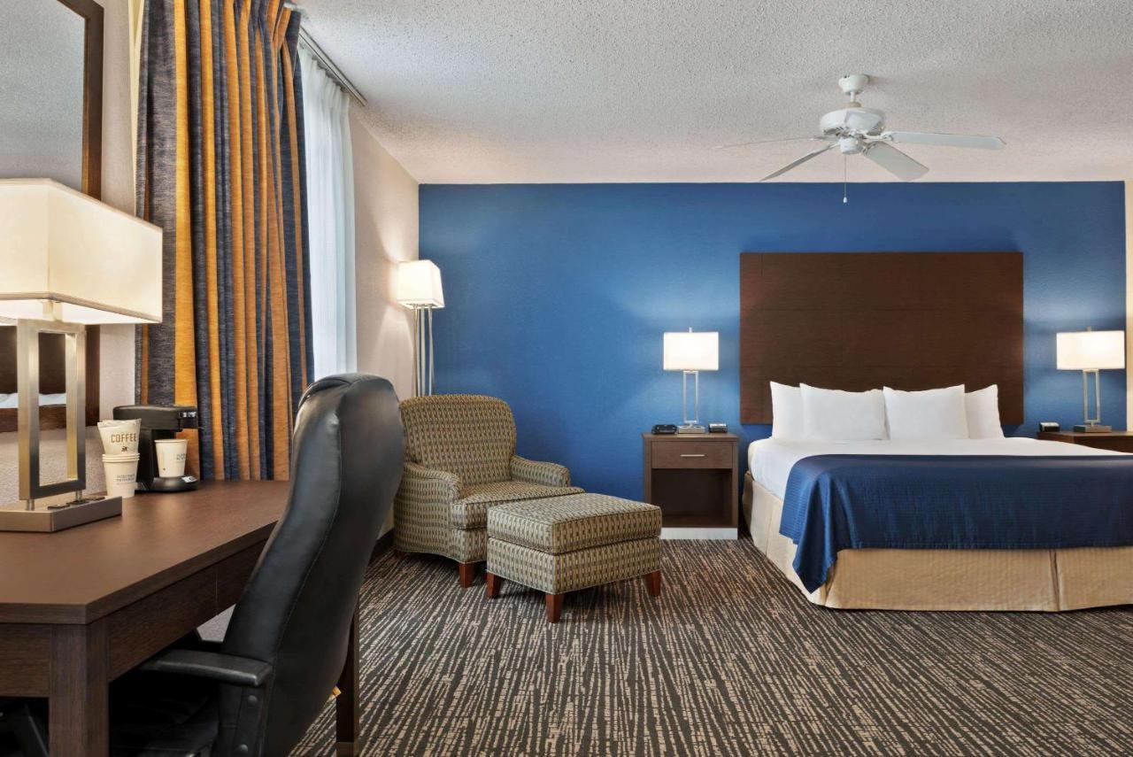 Baymont By Wyndham Washington Hotel Buitenkant foto